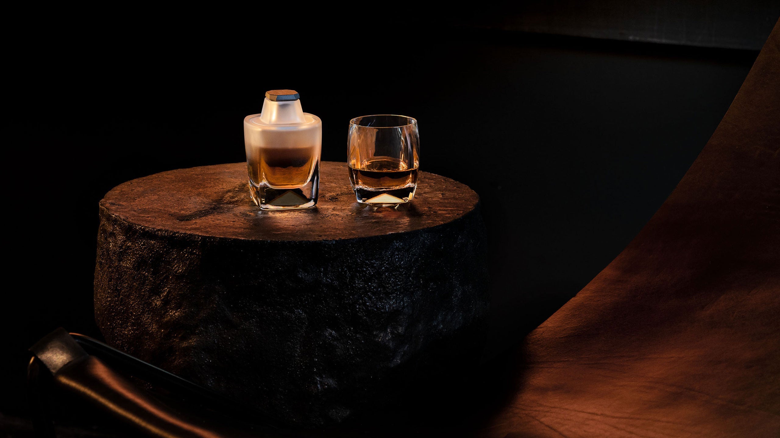 Lefonte Whiskey Decanter for Liquor Scotch Bourbon Vodka or Wine - 750ml :  : Home